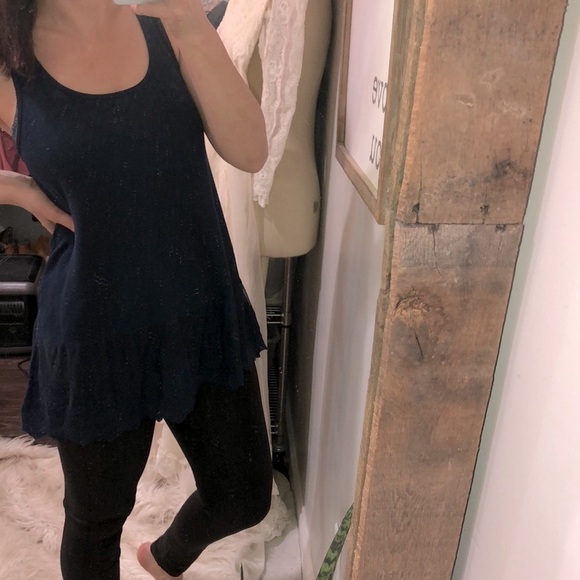 Umgee small sleeveless top with lace trim - Picture 2 of 5